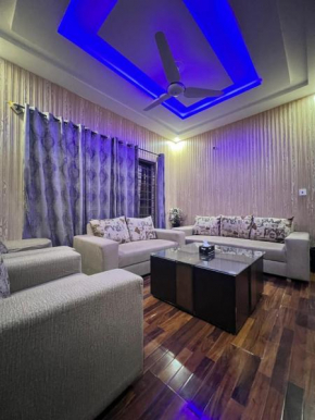 Haven Lodge - Cozy 3BR Home with Lounge & Kitchen